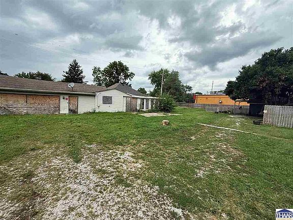 5th image of 2431 8th Ave