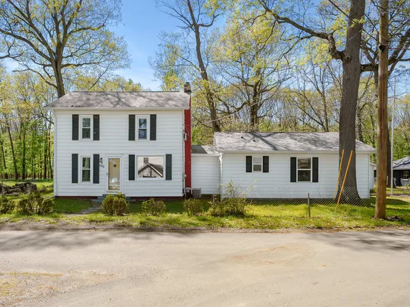 52320 Sheridan Rd, Paw Paw, MI 49079