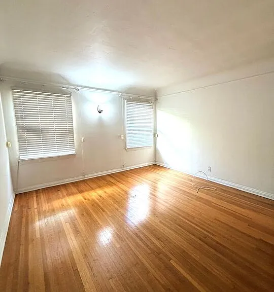 2342 Selby Ave — Photo 18