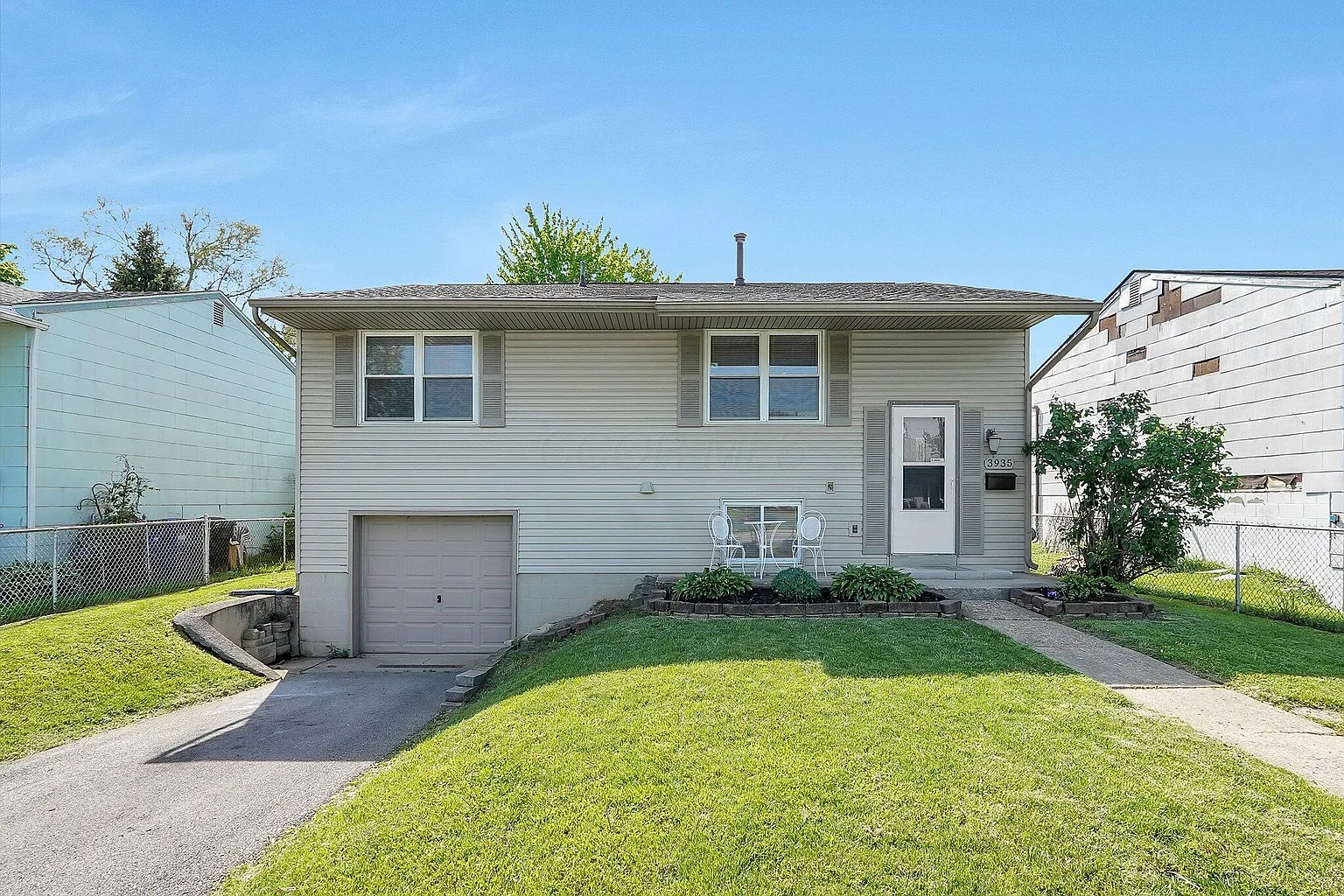 3935 Hillman Rd W photo 1