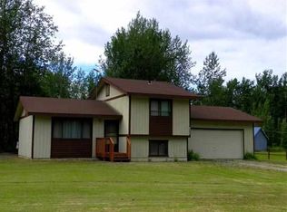 1655 Palomino Dr, North Pole, AK 99705