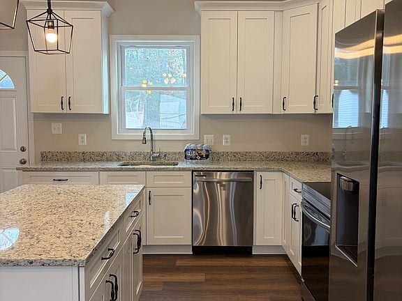 5th image of 130 Poplar Rd