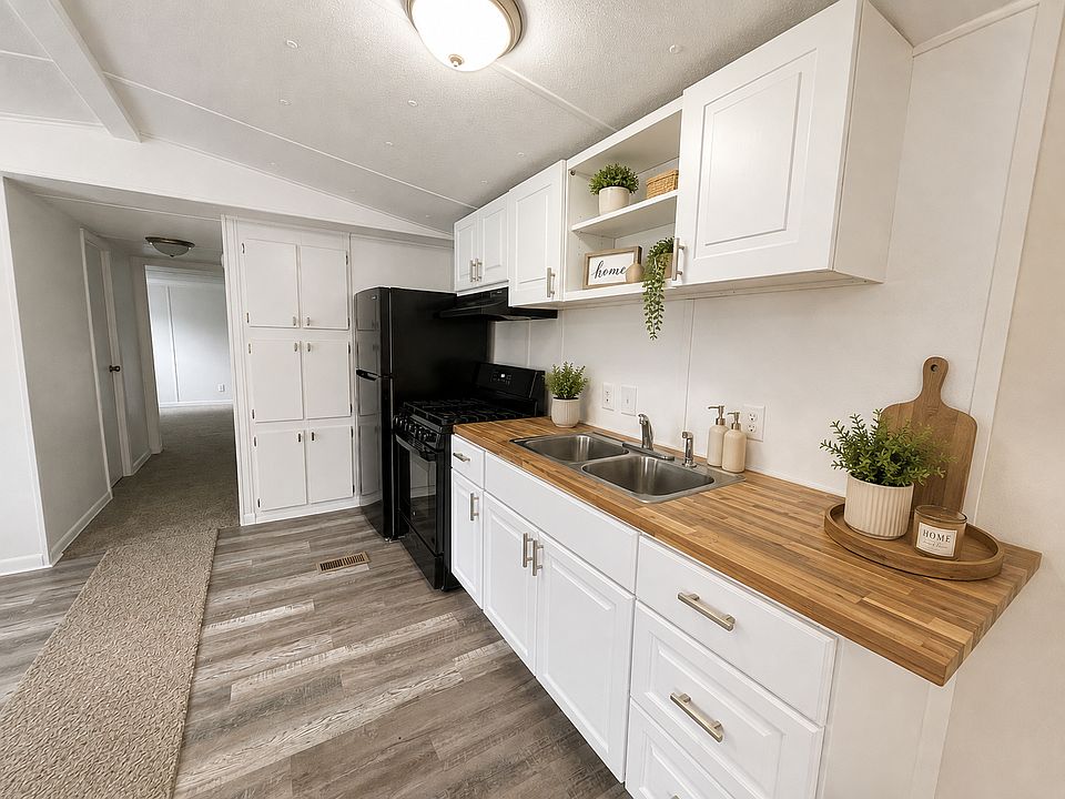1st image of 73 Ashley Cir #27