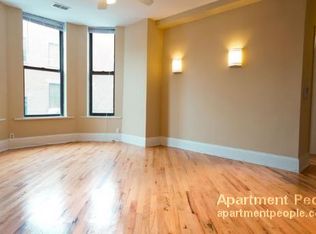 742 W Oakdale Ave #1, Chicago, IL 60657
