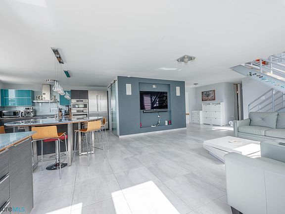 3rd image of 5245 Avenue Isla Verde APT 302