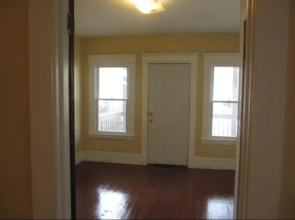 43 Hollywood St APT 1L, Springfield, MA 01108