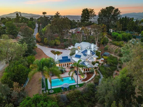 5241 Alzeda Dr, La Mesa, CA 91941