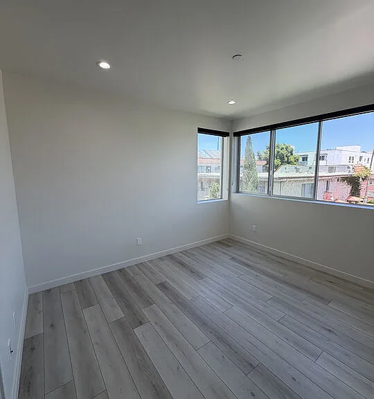 124 S Croft Ave #303 — Photo 24