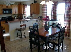 3rd image of 61 Julie Dr