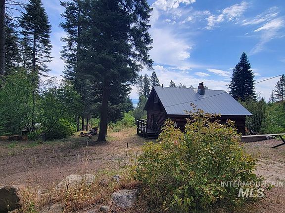 2nd image of 1208 Fox Rd