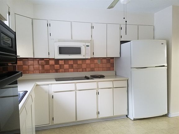 2nd image of 50 Wells St