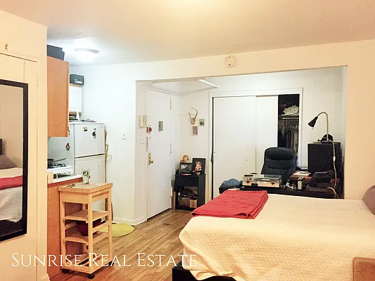 Rented by Sunrise Real Estate | media 28