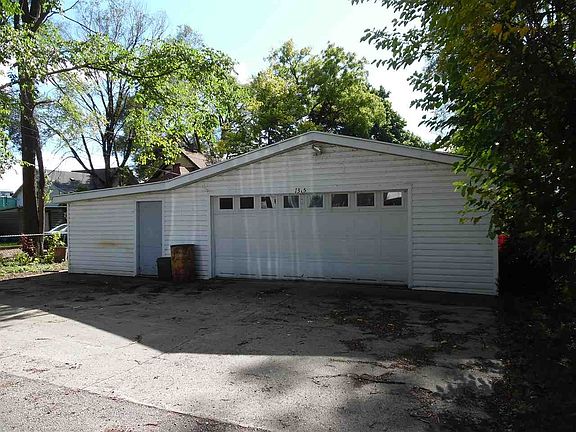 5th image of 1315 Cedar St