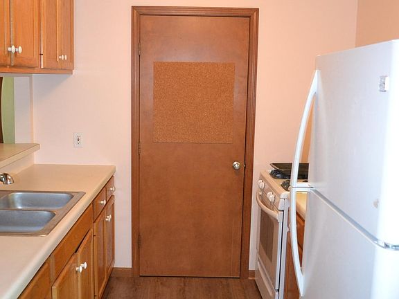 4th image of 424 Lingle Ave #2