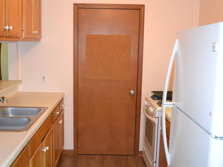 424 Lingle Ave #2 — Photo 4