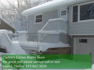 121 E Lakeside Dr, Highland Lakes, NJ 07422