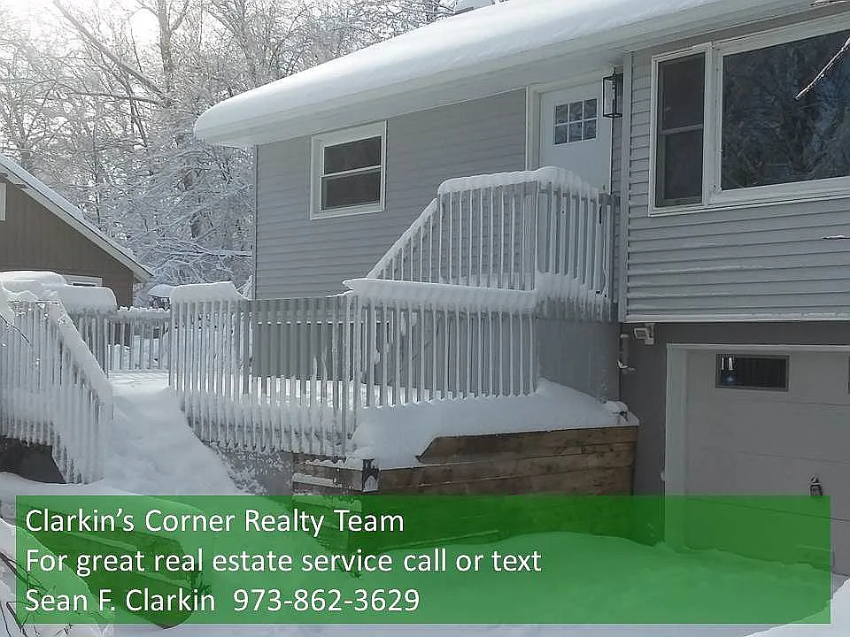 121 E Lakeside Dr photo 1
