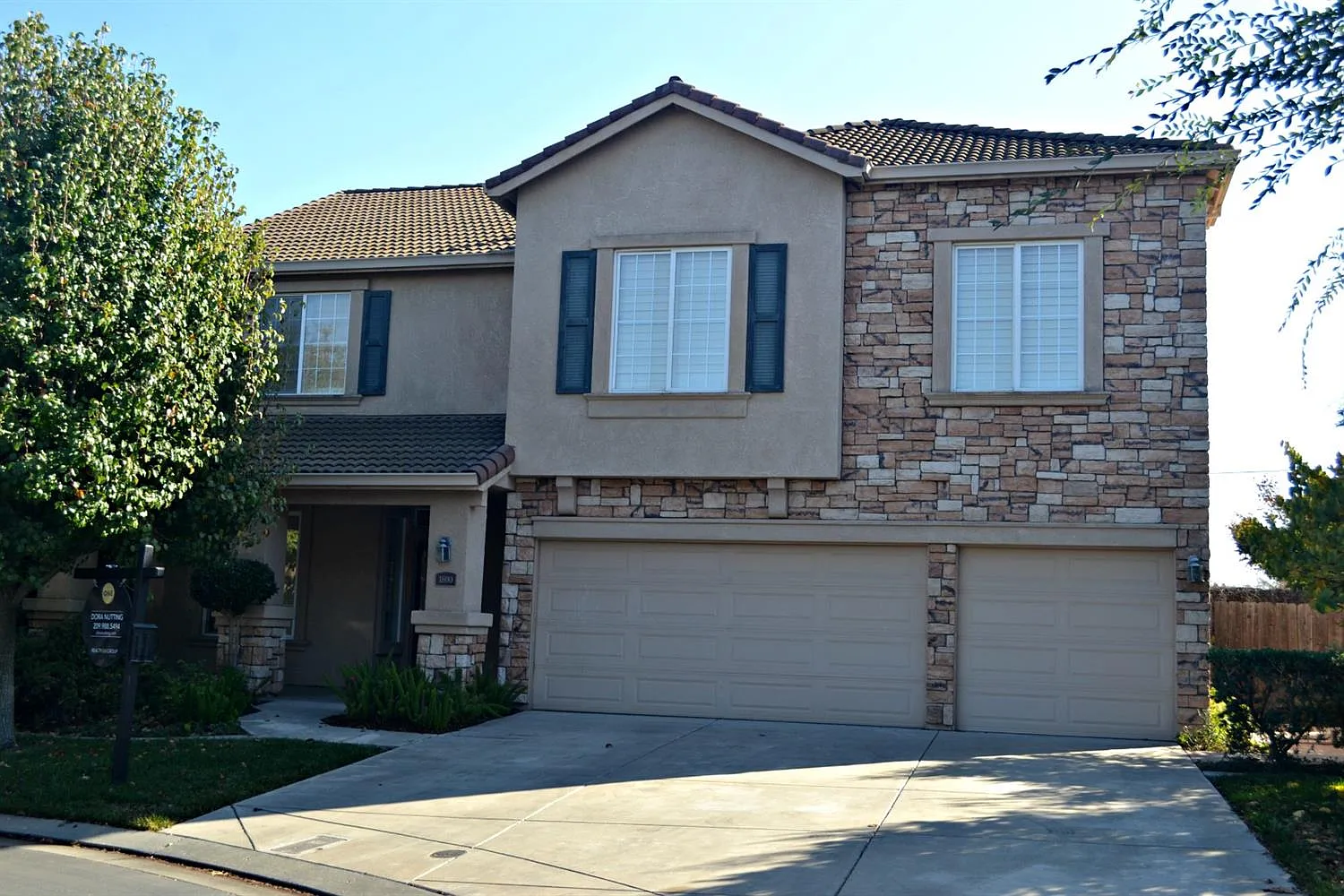 1800 Ville Franche Way photo 1