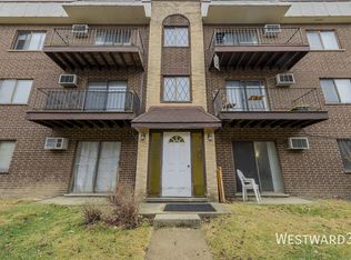 10409 Dearlove Rd, Glenview, IL 60025