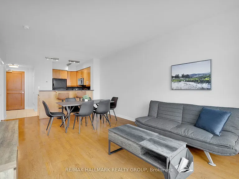 570 Laurier Ave W #1604 — Photo 2