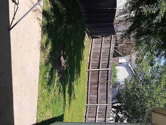 2nd image of 1153 Parliament Way