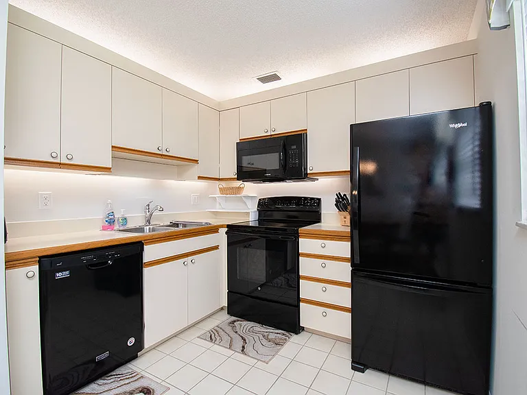 66 Woodland Dr #106 — Photo 11