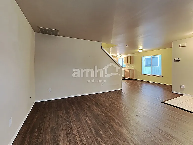 2709 9th St SE — Photo 4