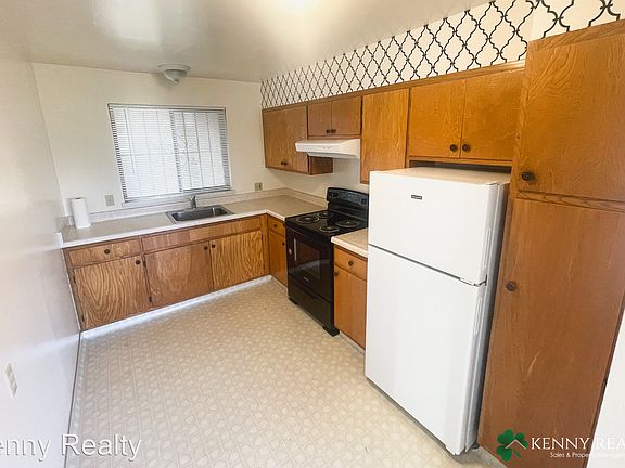 5th image of 855 Commercial Ave APT 2