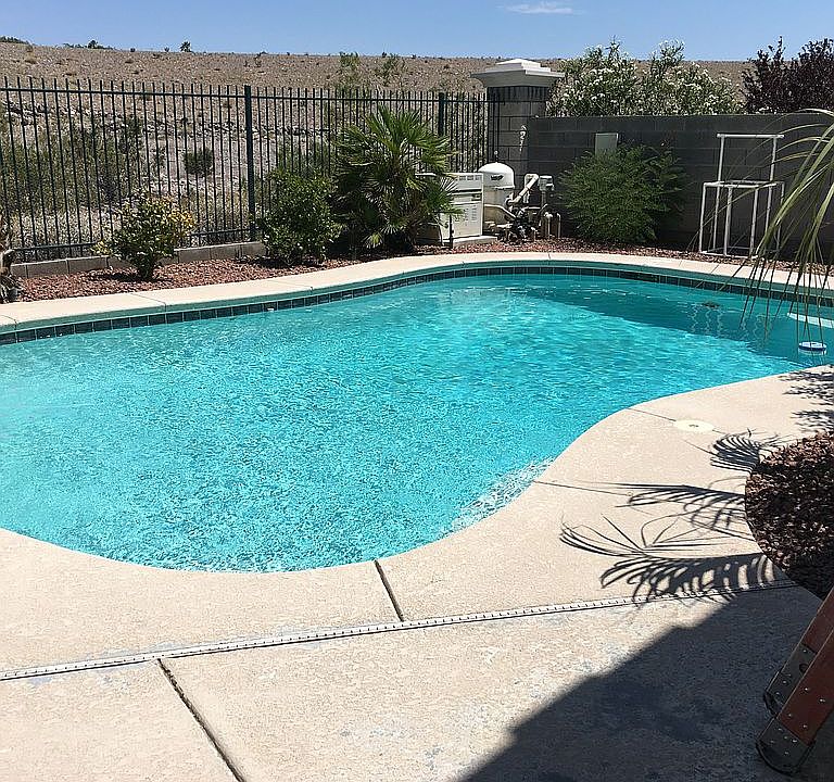 pool & spa