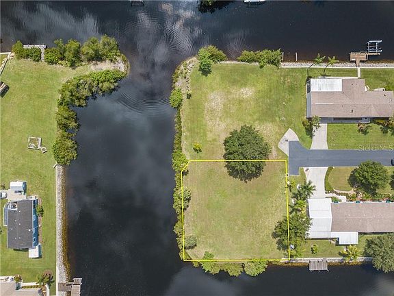 3rd image of 4151 Pelican Pointe Dr