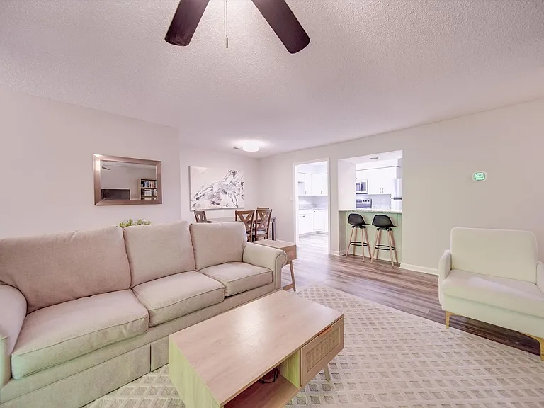 1052 Churchill Downs Ct #I — Photo 35