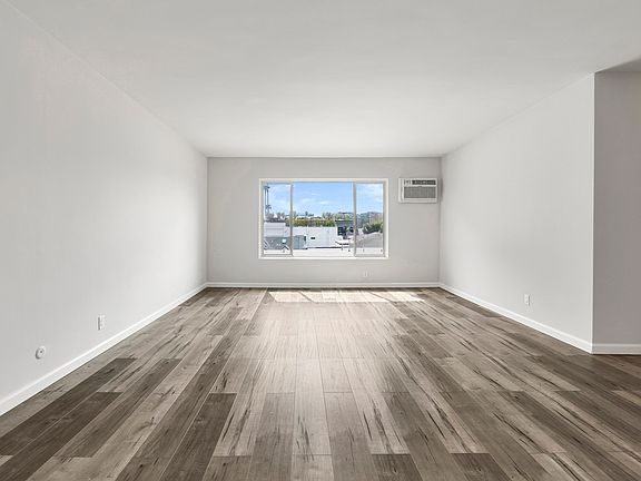 2nd image of 645 Westmount Dr APT 302