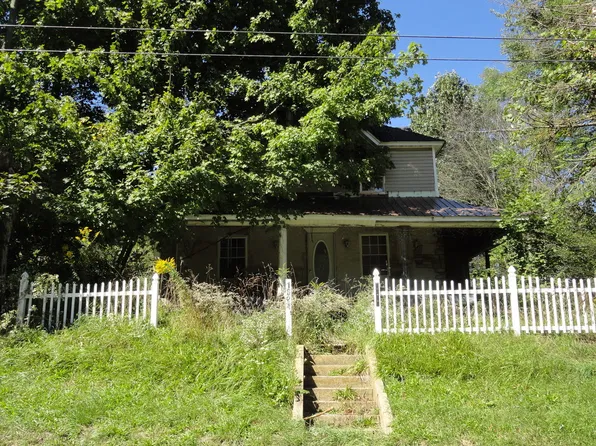1621 Route 711, Stahlstown, PA 15687