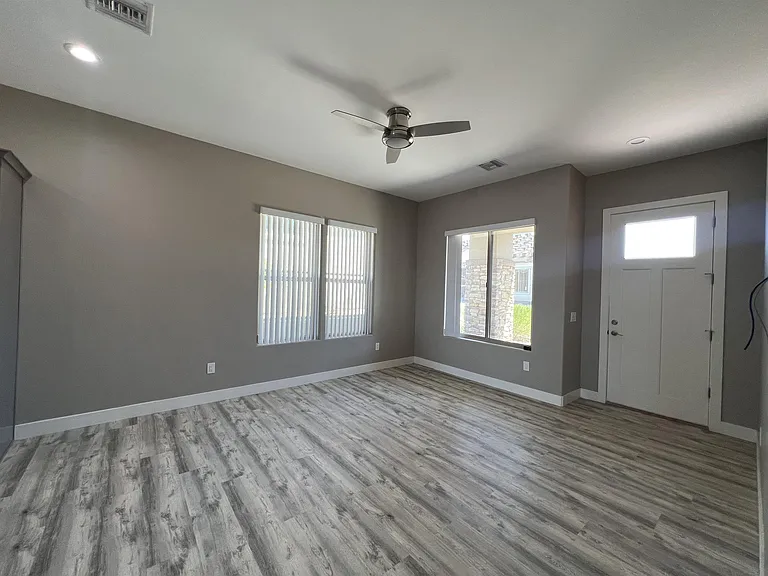 1368 Harker Ct — Photo 10