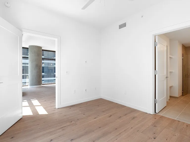 1212 Demonbreun St #1002 — Photo 24