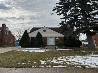16786 Stricker Ave, Eastpointe, MI