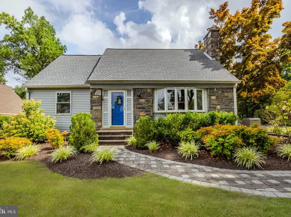 145 Fawn Ln, Haverford, PA 19041