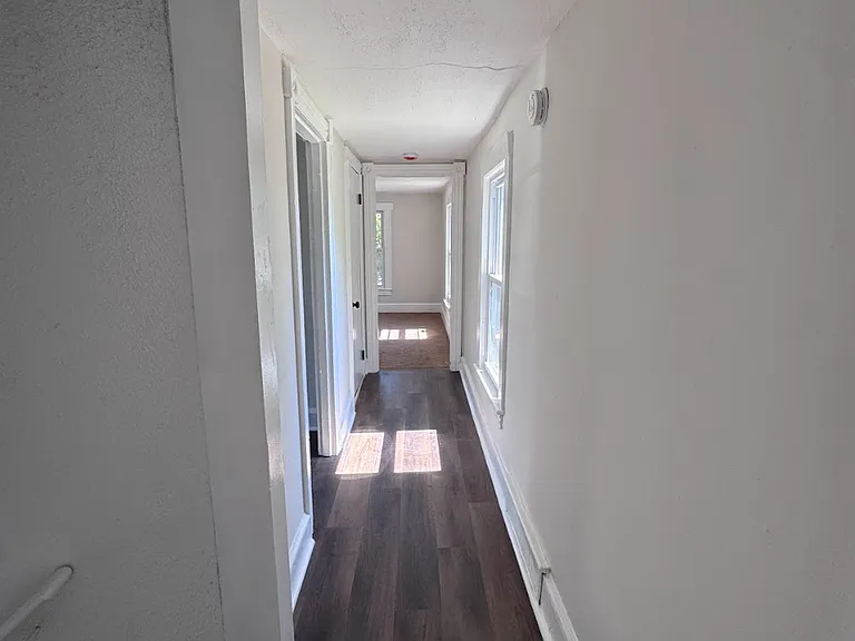 13 Courtland St #B — Photo 4