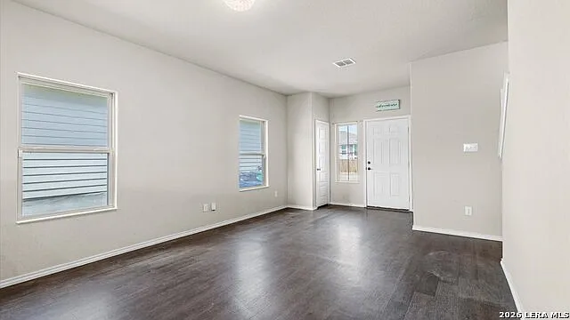4 bed, 2.5 bath, 1748 sqft, $1,725 — Photo 3