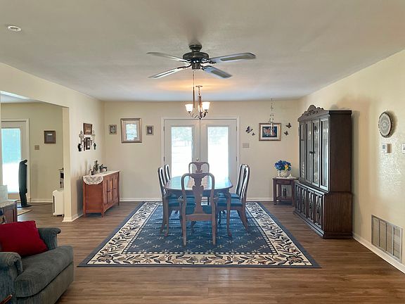 4th image of 243 Cottonwood Ln