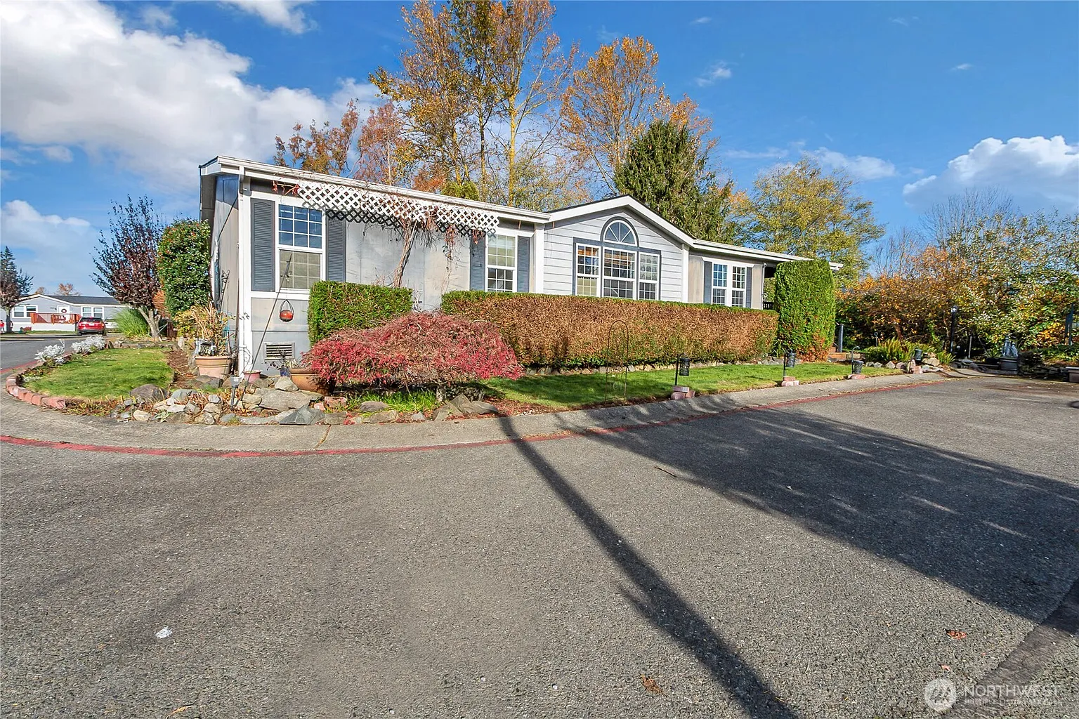 1091 Aspen Lane photo 1