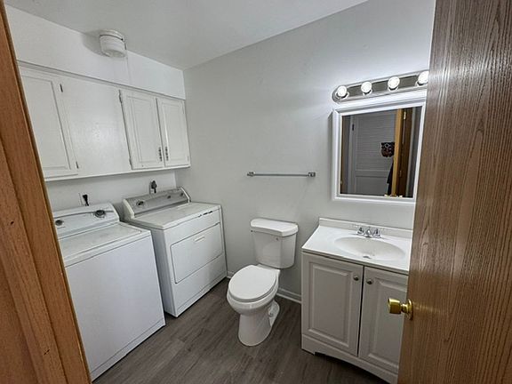 5th image of 1694 Molitor Rd APT D