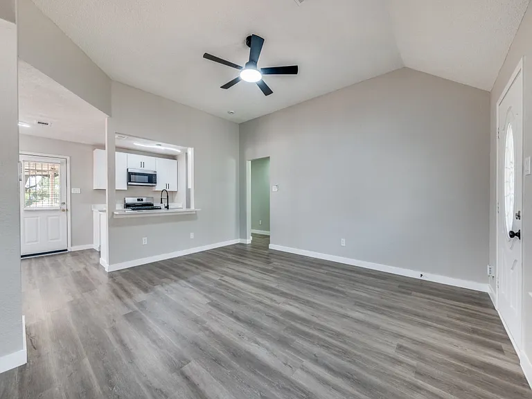 2238 Arroyo Ave — Photo 13
