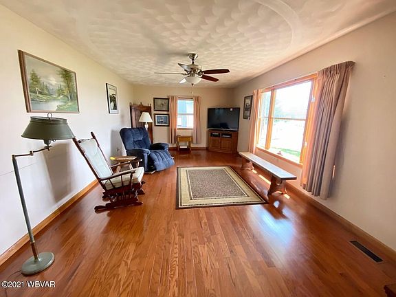3rd image of 1100 Fairview Dr