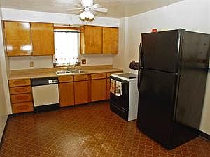 3rd image of 135 N 21st St