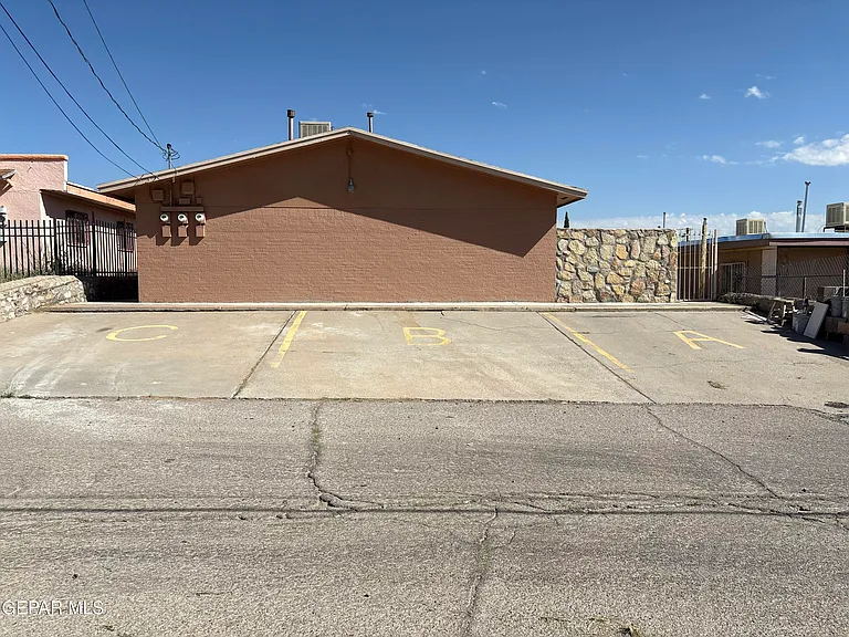 3704 McConnell Ave #A — Photo 2