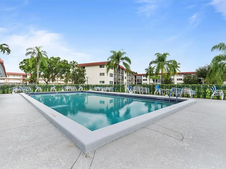 800 S Hollybrook Dr #205 — Photo 18