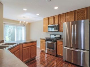 565 Conservatory Ln, Aurora, IL 60502