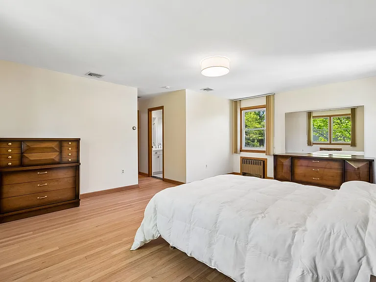 186 W Northfield Rd — Photo 13