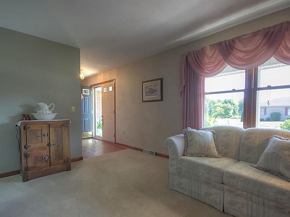 5th image of 306 Saratoga Cir